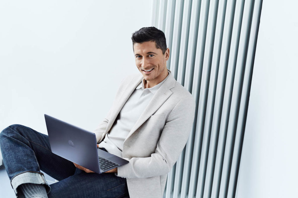 HUAWEI  feat. Robert Lewandowski